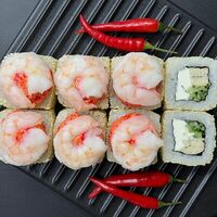 Запеченный ролл с креветкой в кунжуте в Моремания Food