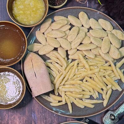 Язык говяжий с галушками в Даймохк по цене 1950 ₽