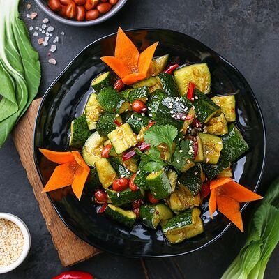 Салат из битых огурцов Д в Hungry Dragon по цене 380 ₽