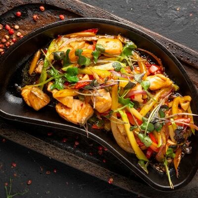 Горячая рыбная сковородка в Сытый Лось по цене 870 ₽