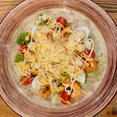 Цезарь с креветками в Liberty по цене 200 ₽