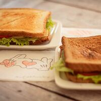 Сэндвич с ветчиной в Арткофе