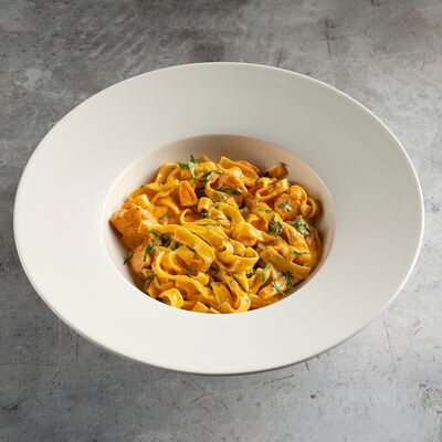 Паста Сливочная с форелью в Мидийное место по цене 1090 ₽