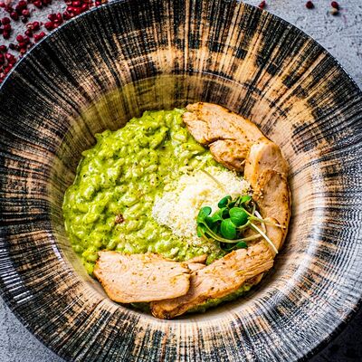 Ризотто с куриной грудкой и соусом песто в Edateca Едатека по цене 490 ₽