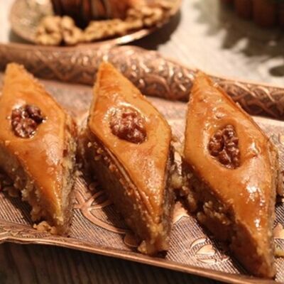 Пахлава домашняя в Has Kebab Halal Food по цене 200 ₽