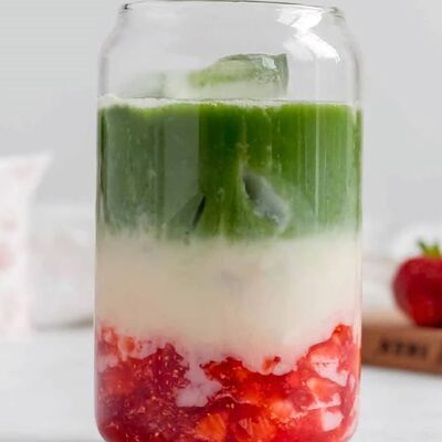 Клубничная матча M в Luffy Coffee & Art по цене 1500 ₸