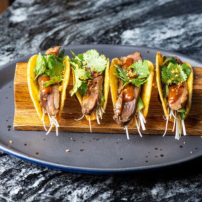 Тако с уткой по-пекински в Brasserie Lambic по цене 890 ₽