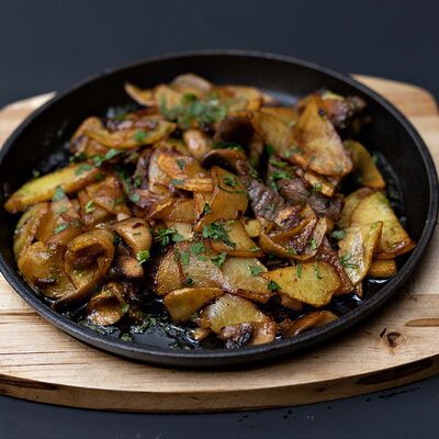 Жареный картофель с грибами в Rancho по новому по цене 416 ₽