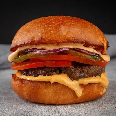 Мангал-Бургер с говядиной в КОМБИНАТ шаурма и стритфуд по цене 308 ₽