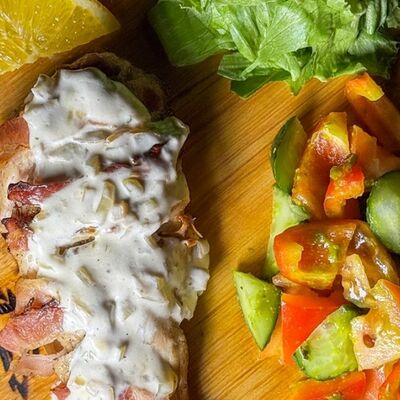 Филе куриное в беконе в Крылья по цене 580 ₽