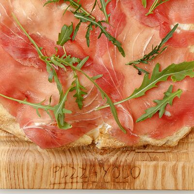 Тунец, рукола и ореховый соус в Pizzayolo по цене 715 ₽