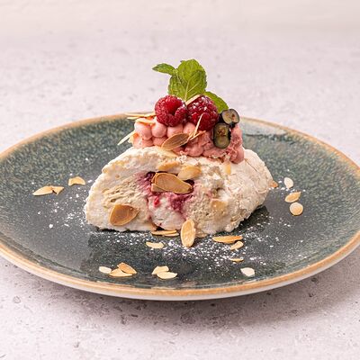 Меренговый рулет в Тестория по цене 550 ₽