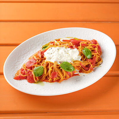 Спагетти аль помодоро со страчателлой в Сорренто by Novikov по цене 990 ₽