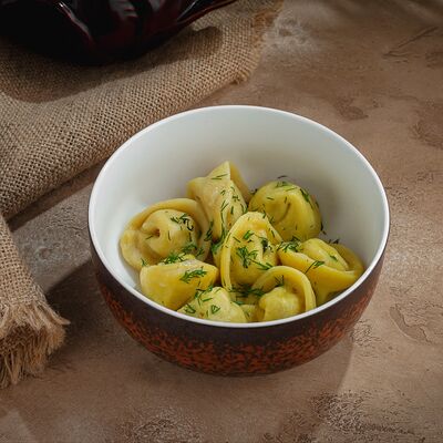 Пельмени Волжская Курочка в ПЕЛЬМЕНИН по цене 300 ₽