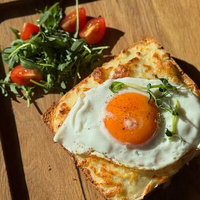 Крок-мадам в Кофейня Любимая Сова по цене 560 ₽