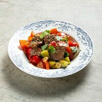Салат с говядиной по-корейски в Ume
