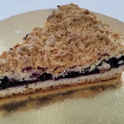 Пирог с чёрной смородиной из песочного теста в Пекарня Саида по цене 180 ₽