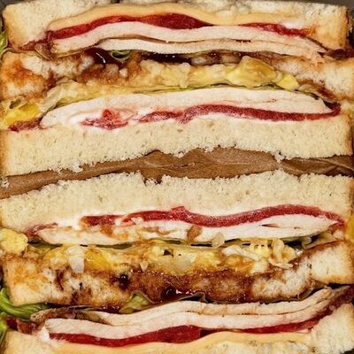 Сэндвич с курицей в Coffee hills по цене 498 ₽