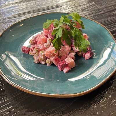 Салат из ветчины и свеклыв Длинный нос по цене 200 ₽