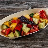 Салат овощной с зеленью в Suli & Co