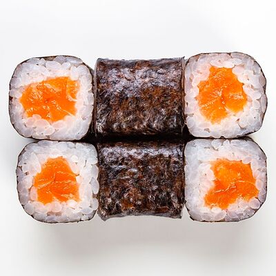 Ролл с лососем в Фиш таун по цене 286 ₽