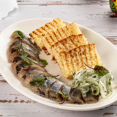 Сельдь собственного посола в Три лося по цене 400 ₽