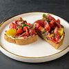 Брускетта с ростбифом в Corner Grill по цене 670