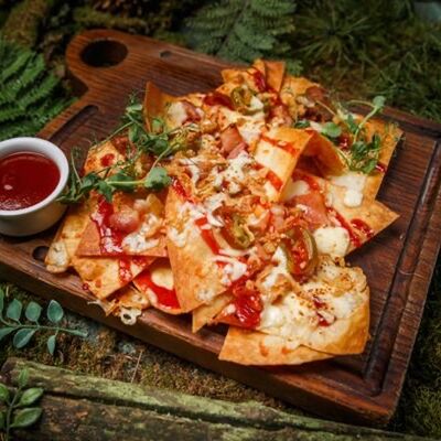 Начос с беконом и сырным соусом в 8 seconds pub по цене 605 ₽