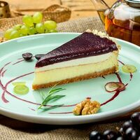 Сырный десерт с пеламуши в Двор Помидор