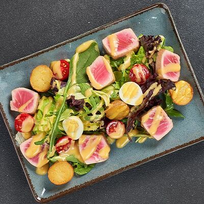 Салат с тунцом в Lafa Lounge по цене 720 ₽