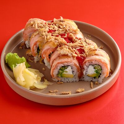 Ролл Опаленный лосось с соусом том ям в Kaiju по цене 920 ₽