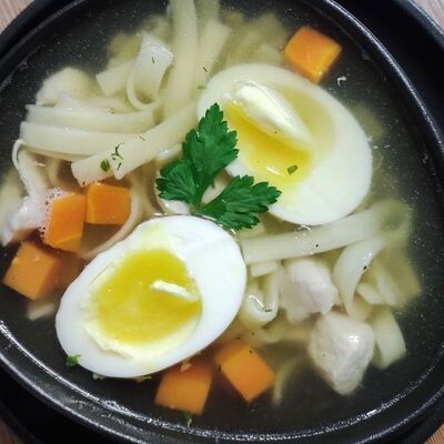 Куриный бульон с яйцом в IPA beer cafe по цене 450 ₽