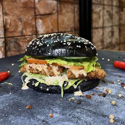 Бургер с куриным филе в панировке в Тема по цене 185 ₽