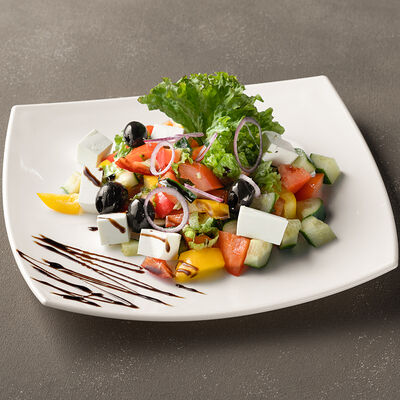 Греческий салат в Мясо на углях Армянская кухня по цене 520 ₽