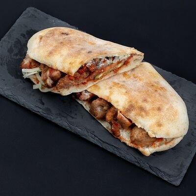 Шаурма с курицей в багете XL в Кафе Уют по цене 698 ₽