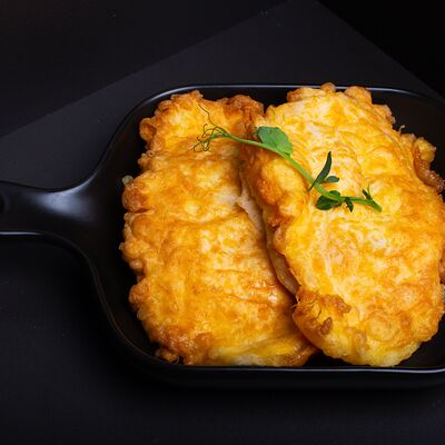 Отбивная куриная в сырном клярев Рябинушка по цене 385 ₽