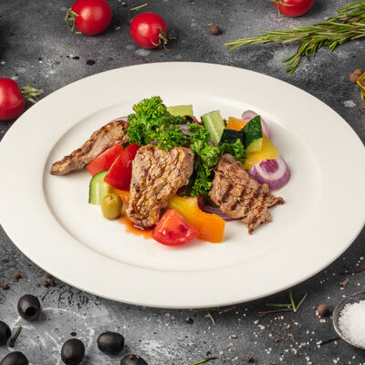 Салат Телятина с овощами в Пицца Като по цене 720 ₽