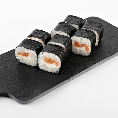 Ролл Лосось и крем-сыр в Кафе на развилке по цене 471 ₽