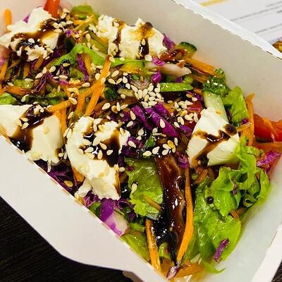 Тайский салат с творожным сыром в Mr.Mao по цене 360 ₽