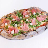 С пармой и горгонзолой L в Crispy Pizza