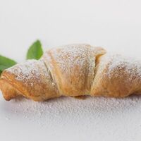 Круассан со сгущёнкой в Магнолия