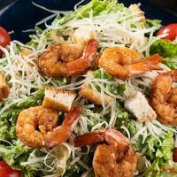 Цезарь с креветками в Форель