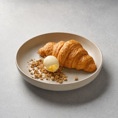 Круассан классический с маслом в REGUL по цене 300 ₽