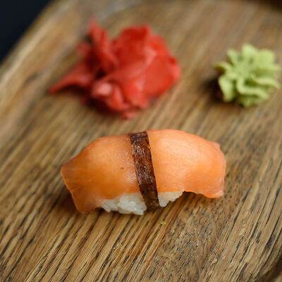 Суши лосось в Elmarco по цене 247 ₽