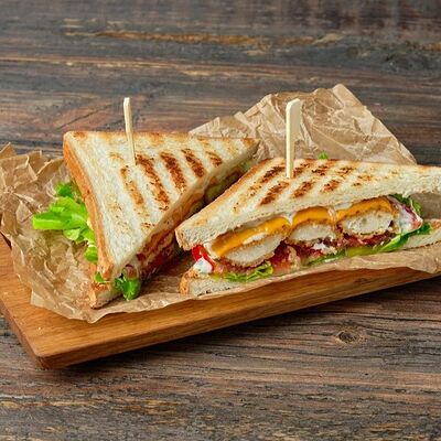 Сэндвич с курицейв BARak O’Mama по цене 450 ₽