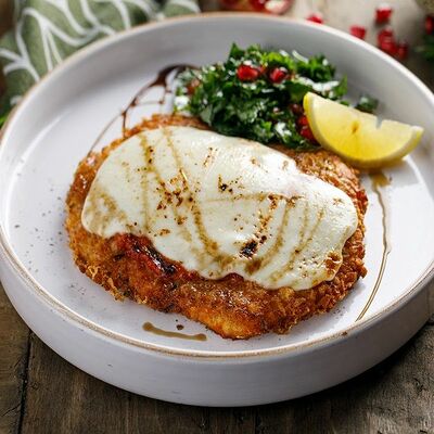 Цыпленок в панко из сулугуни в Баклажан в ТЦ 