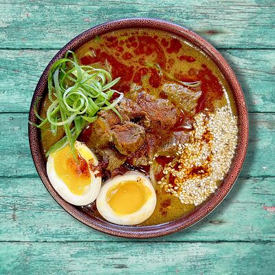 Рамен с острой говядиной в Mommi sushi по цене 470 ₽