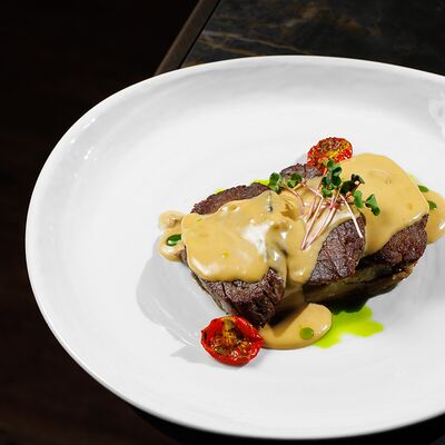 Телятина с запеченным баклажаном в Вартазия по цене 1750 ₽