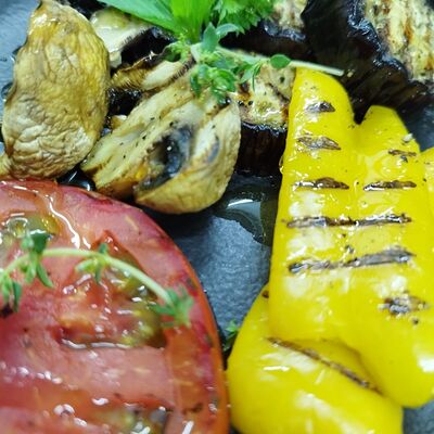 Овощи гриль в БункерПаб по цене 580 ₽