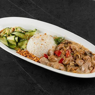 Куриное бедро в грибном соусе в Morioka по цене 790 ₽
